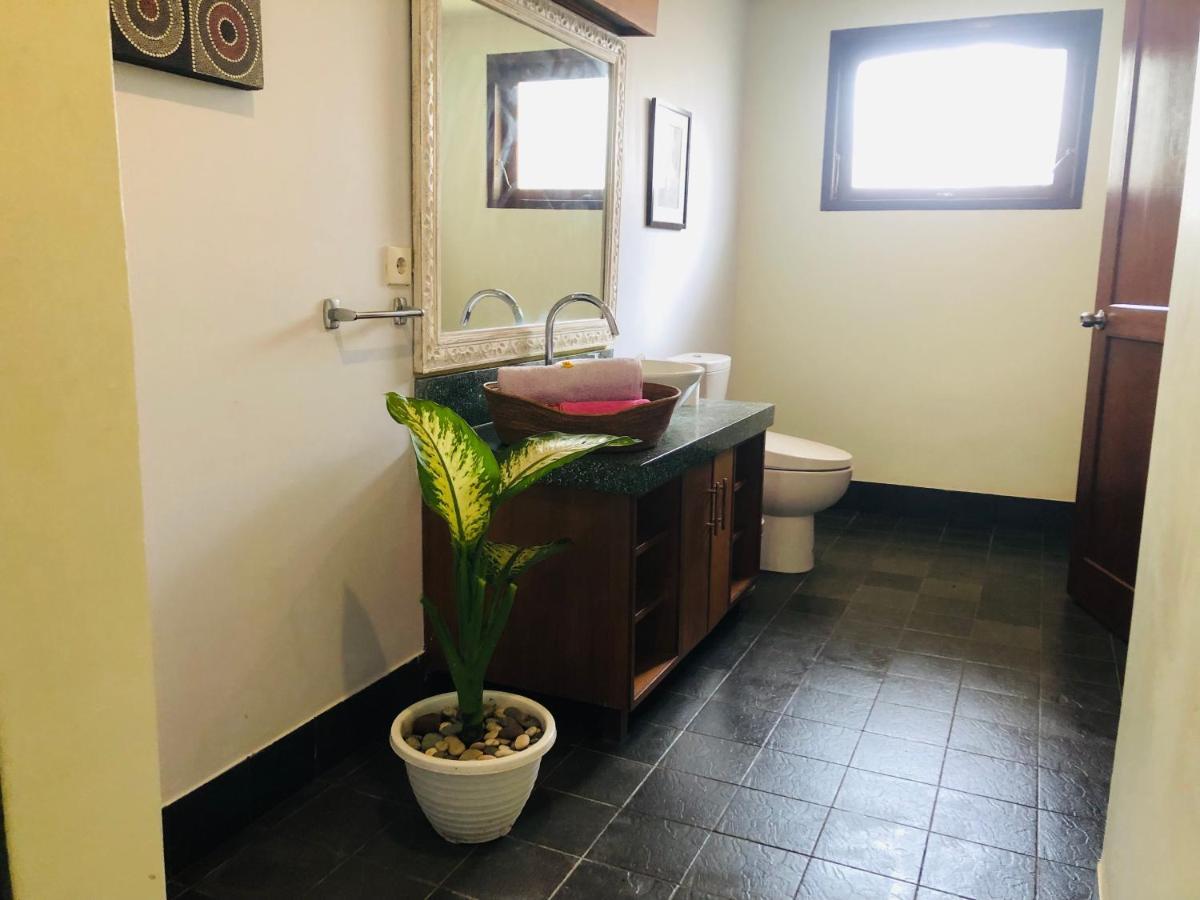 Villa Abhista Seminyak Εξωτερικό φωτογραφία